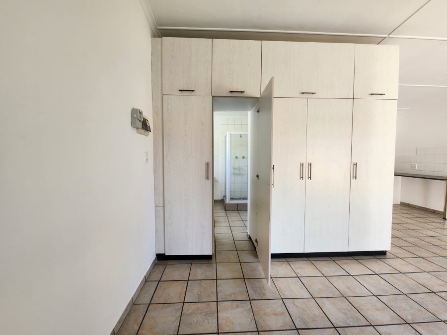 To Let 1 Bedroom Property for Rent in Selborne Eastern Cape